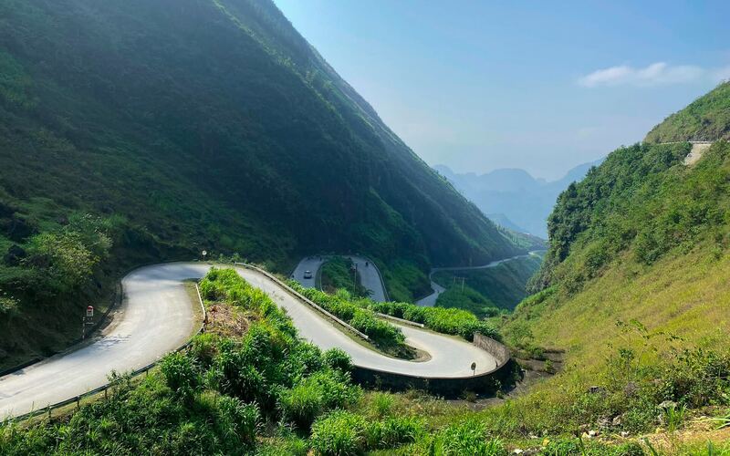 Con đường uốn lượn qua dốc Thẩm Mã, Đồng Văn